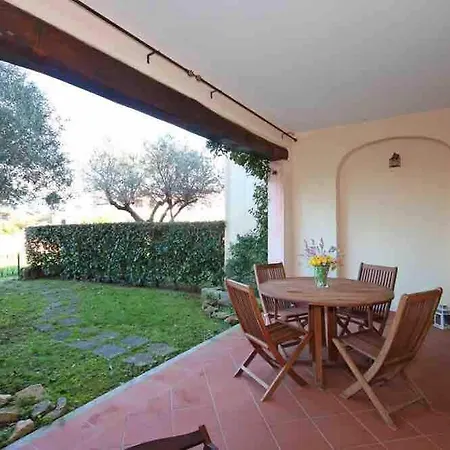 Apartment Dolcevita, Cozy With Patio And Garden